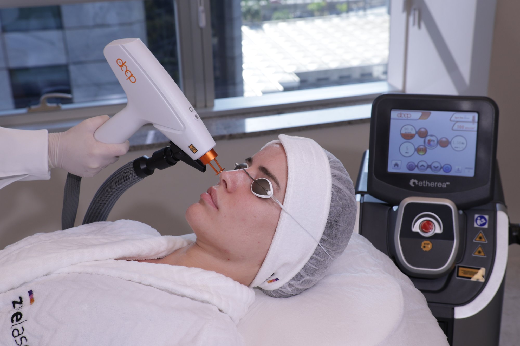 ProDeep laserbehandeling voor huidstructuur bij Huid. by Amanda